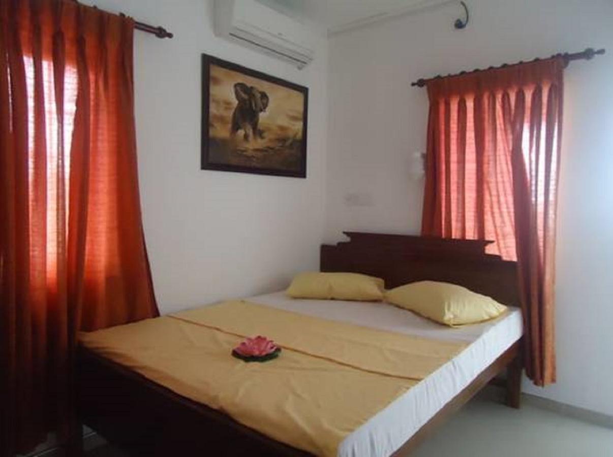 The Finz Hotel Hikkaduwa Exterior photo