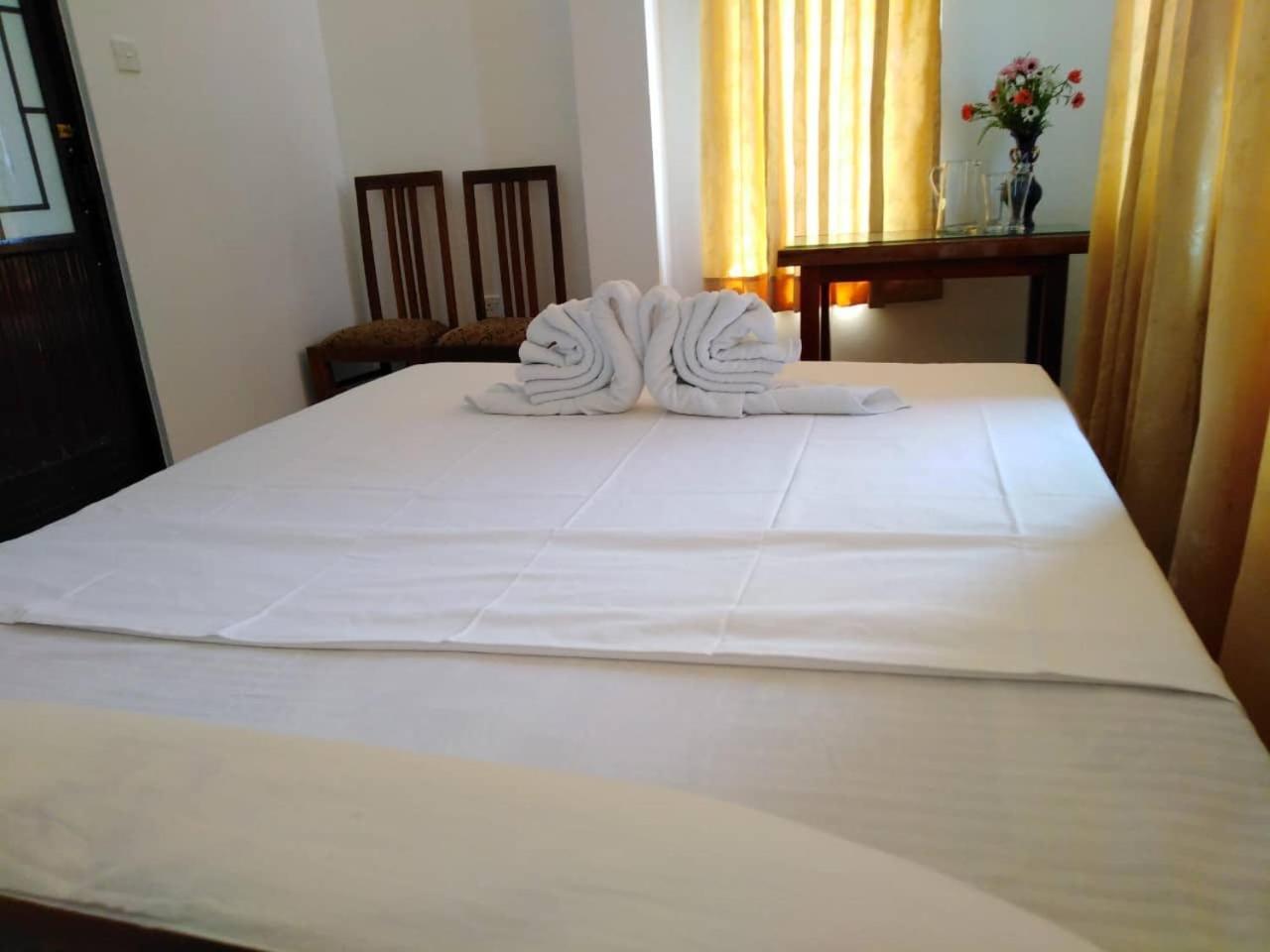 The Finz Hotel Hikkaduwa Exterior photo